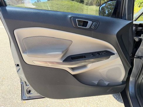 Used 2020 Ford EcoSport SE image 10