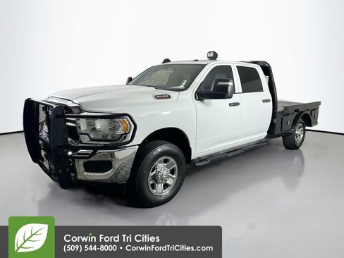 Used 2024 RAM 3500 Tradesman w/ Chrome Appearance Group image 5