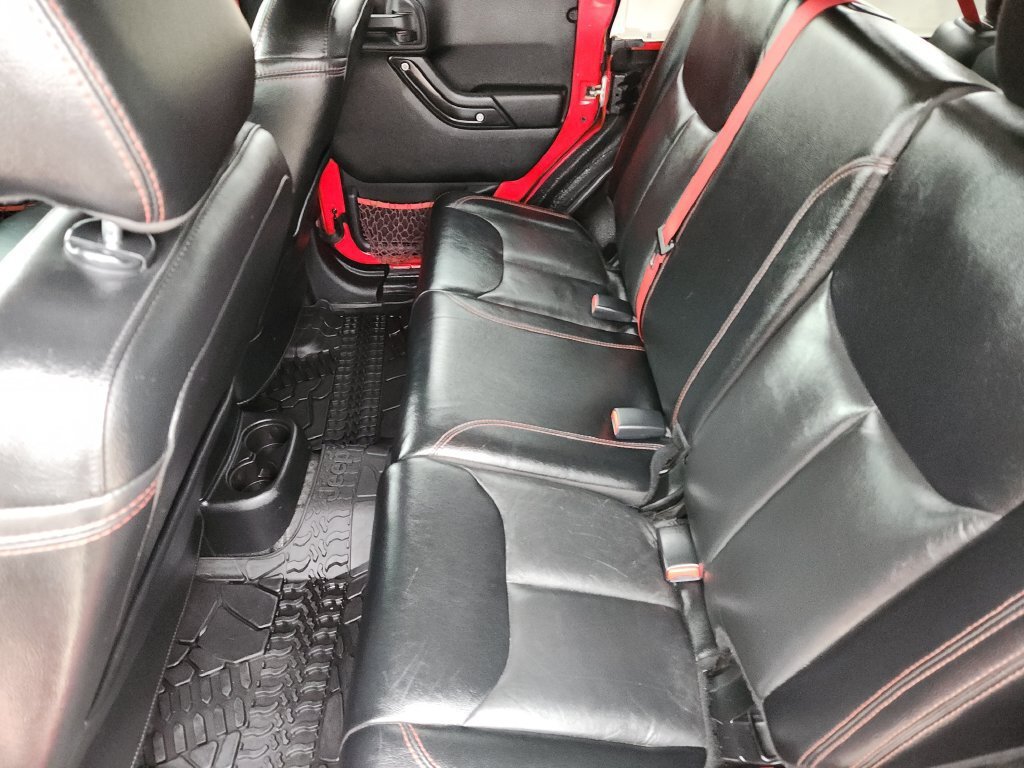 Used 2017 Jeep Wrangler Unlimited Rubicon AWD/4WD image 26