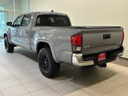 Used 2021 Toyota Tacoma SR5 AWD/4WD image 4