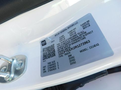 Used 2024 Chevrolet Colorado Trail Boss w/ Advanced Trailering Package image 8