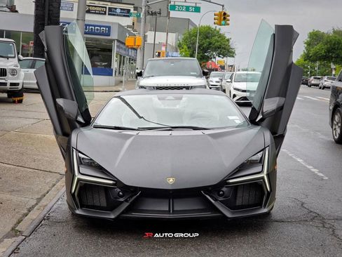 Used 2024 Lamborghini Revuelto AWD/4WD image 6
