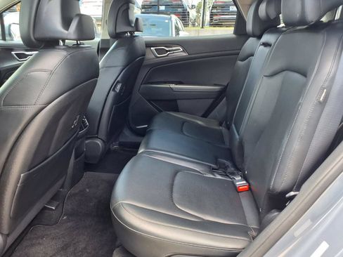 Used 2024 Kia Sportage EX FWD image 18
