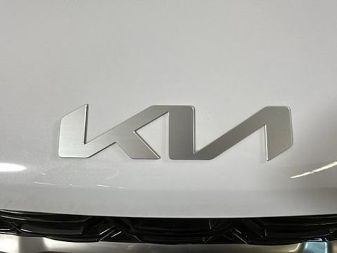 Used 2025 Kia Sorento S w/ Panoramic Sunroof Package FWD image 8
