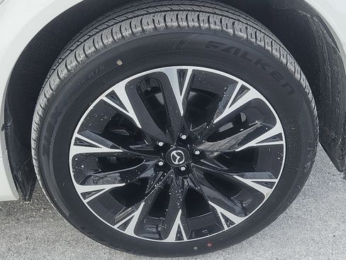 Certified 2025 MAZDA CX-90 3.3 Turbo S w/ Premium Package image 32