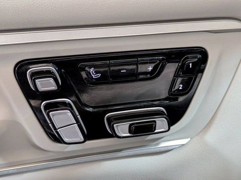 Used 2025 RAM 1500 Tungsten AWD/4WD image 20