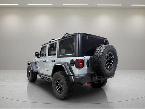 Used 2024 Jeep Wrangler Unlimited Rubicon w/ XTREMEE 35" Tire Package AWD/4WD image 8