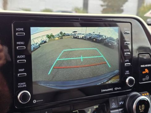 Used 2022 Toyota Highlander XLE image 29