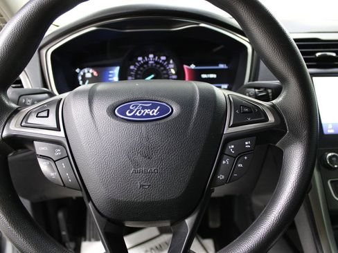 Used 2020 Ford Fusion SE image 34