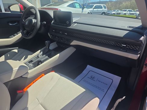 Used 2023 Honda Accord EX image 11