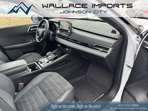 Used 2023 Mitsubishi Outlander SE Black Edition AWD/4WD image 39
