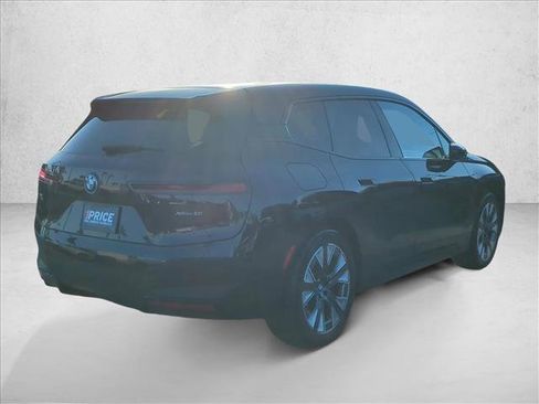 Used 2024 BMW iX xDrive50 w/ Premium Package AWD/4WD image 5