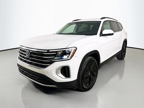 Used 2025 Volkswagen Atlas SE AWD/4WD image 1