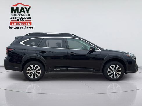 Used 2025 Subaru Outback Premium AWD/4WD image 8