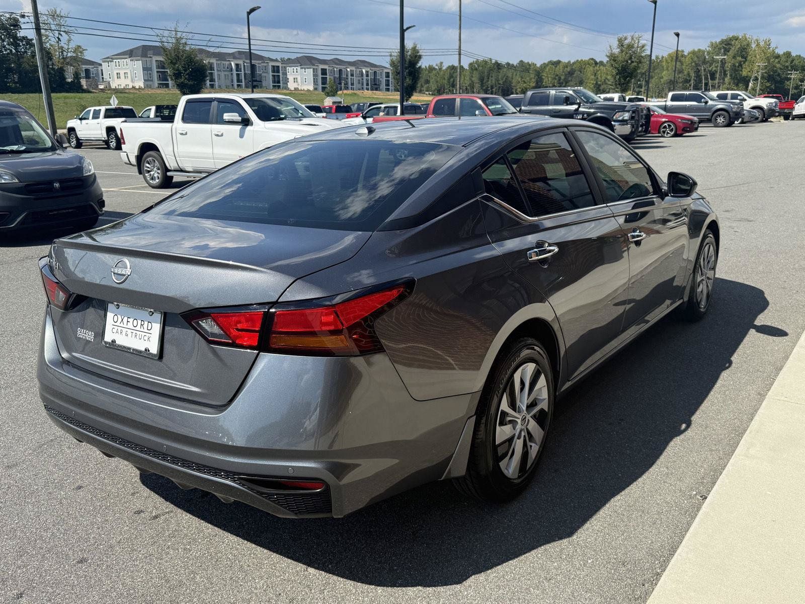 Used 2025 Nissan Altima 2.5 S FWD image 28