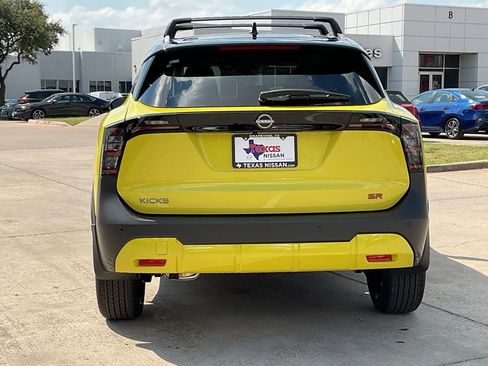 New 2026 Nissan Kicks SR FWD image 6