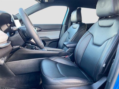 Used 2024 Jeep Compass Latitude image 19