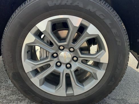 Used 2022 Chevrolet Silverado 1500 W/T w/ WT Value Package AWD/4WD image 12