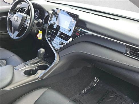 Used 2024 Toyota Camry SE image 25