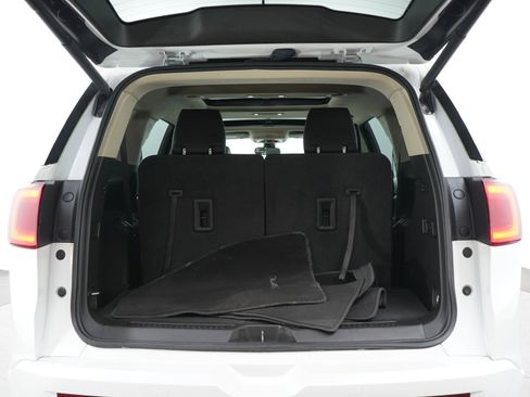 Used 2018 GMC Acadia Denali w/ Technology Package AWD/4WD image 19