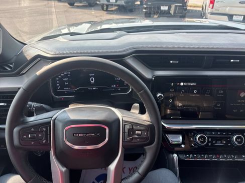 Used 2024 GMC Sierra 1500 Denali w/ Denali Reserve Package AWD/4WD image 18