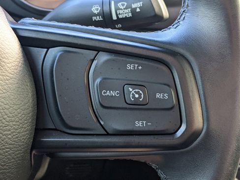 Used 2021 Jeep Gladiator Sport image 18