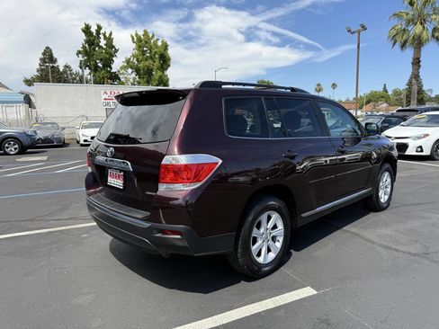 Used 2012 Toyota Highlander 4WD image 3