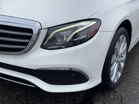 Used 2017 Mercedes-Benz E 400 E 400 Luxury image 37