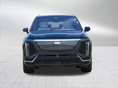 New 2026 Cadillac Vistiq Luxury w/ LPO, Floor Liner Package