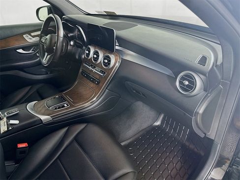 Used 2021 Mercedes-Benz GLC 300 GLC 300 w/ Premium Package image 31