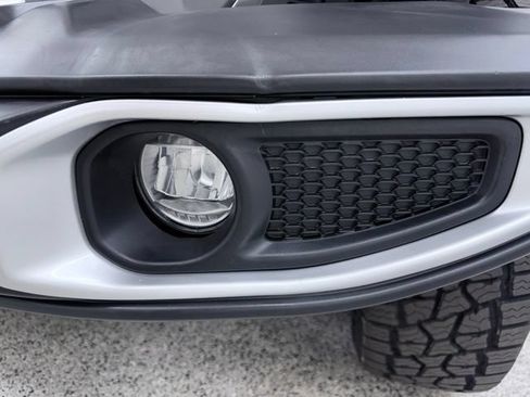 Used 2022 Jeep Gladiator Overland w/ LED Lighting Group AWD/4WD image 8