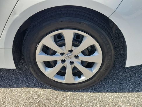Used 2024 Toyota Corolla LE FWD image 5