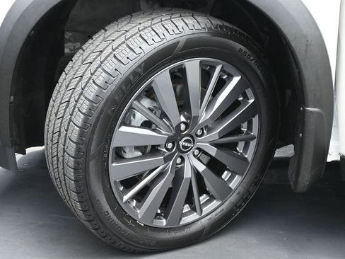 Used 2024 Nissan Pathfinder SL w/ SL Premium Package FWD image 23