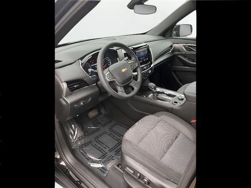 Used 2023 Chevrolet Traverse LT AWD/4WD image 9