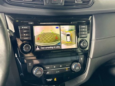 Used 2018 Nissan Rogue SL AWD/4WD image 17