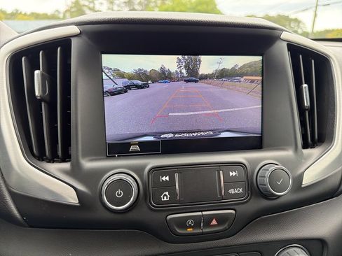 Used 2024 GMC Terrain SLT FWD image 11