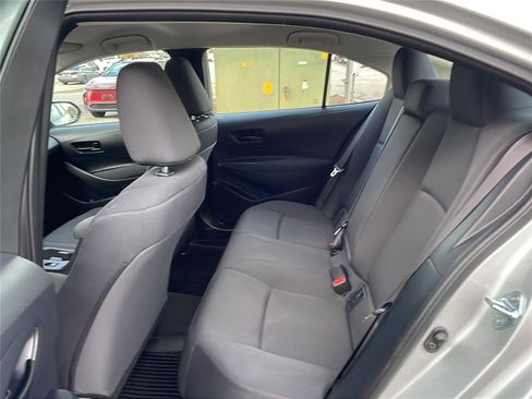 Used 2025 Toyota Corolla LE image 18