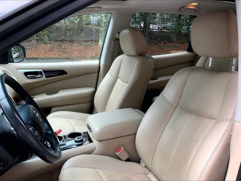 Used 2016 Nissan Pathfinder Platinum w/ Cargo Package image 7