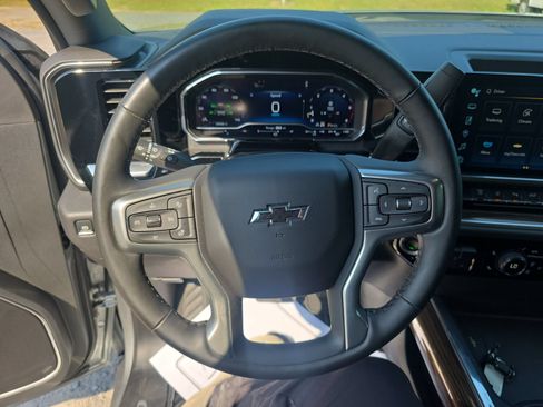 Used 2025 Chevrolet Silverado 2500 LT w/ Trail Boss Package AWD/4WD image 16
