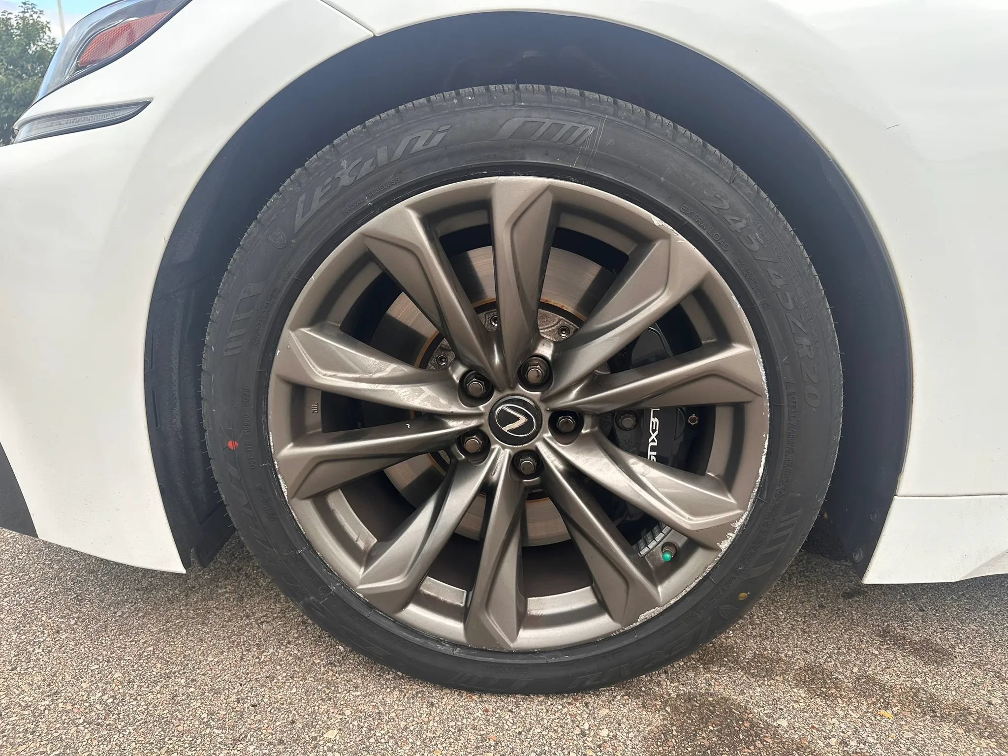 Used 2018 Lexus LS 500 F Sport w/ Accessory Package (Z1) AWD/4WD image 19