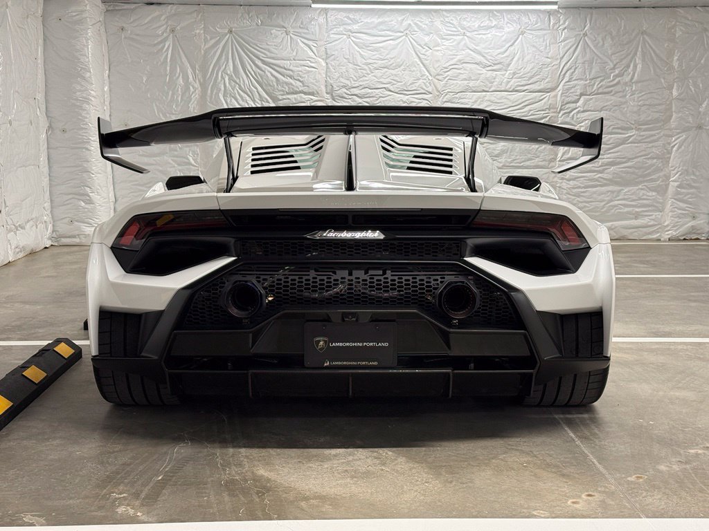 Used 2021 Lamborghini Huracan STO RWD image 20