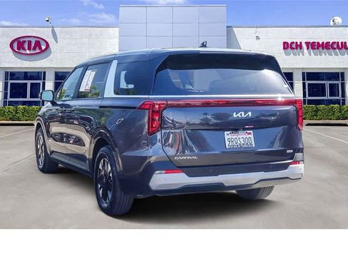 Certified 2025 Kia Carnival LXS image 6