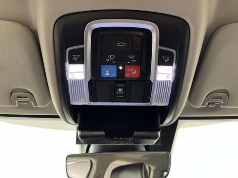 Used 2024 RAM 2500 Laramie w/ Safety Group AWD/4WD image 33