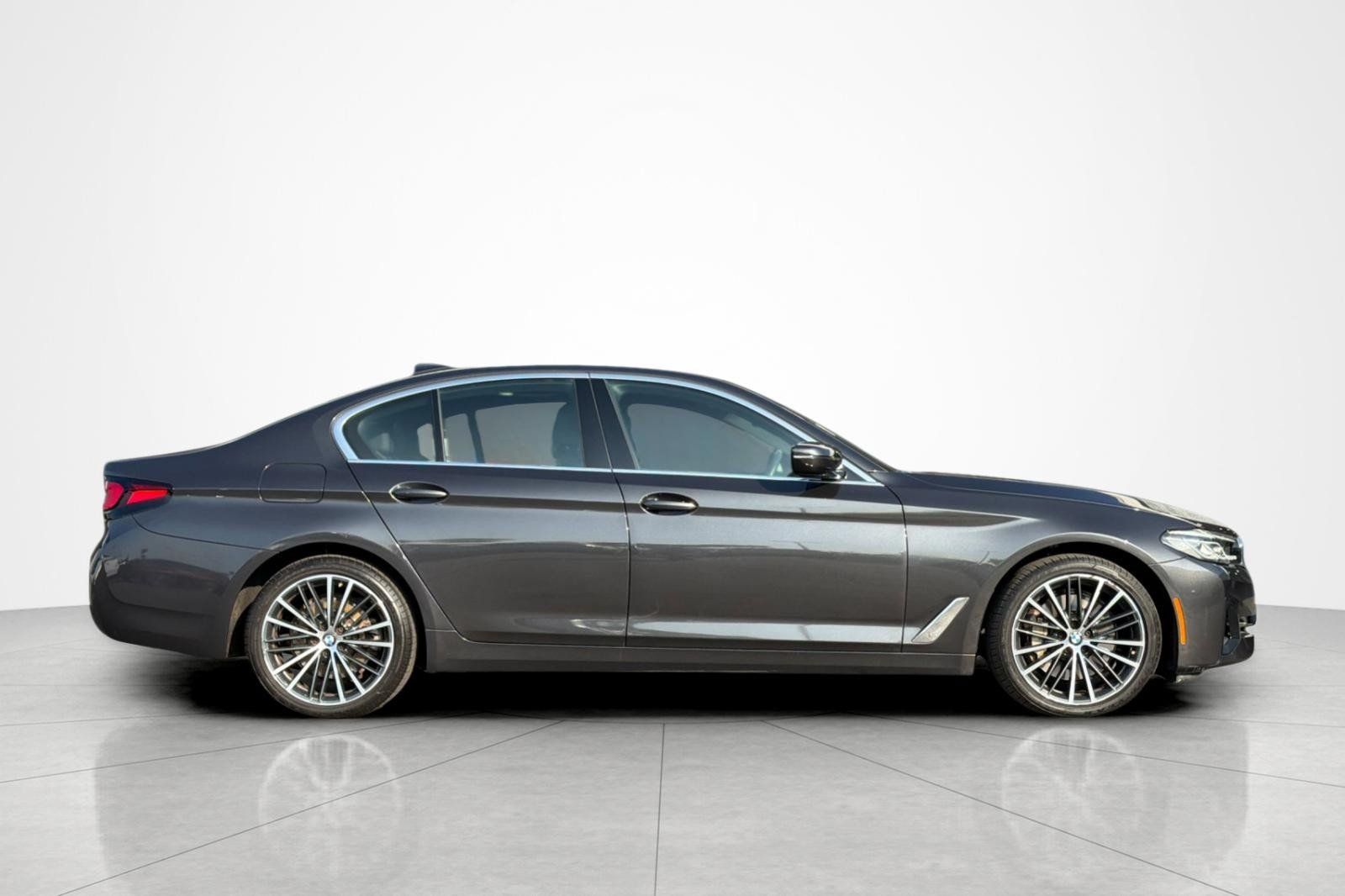 Used 2023 BMW 530i w/ Convenience Package RWD image 6