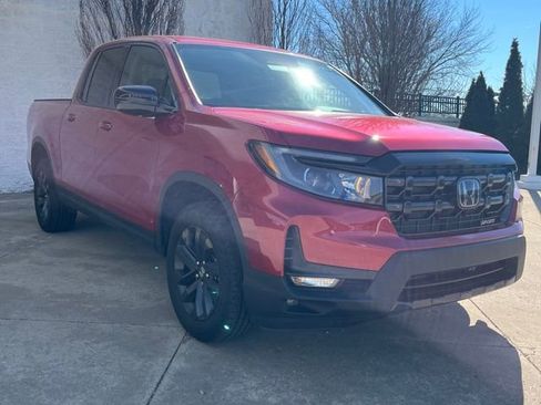 Certified 2025 Honda Ridgeline Sport image 2
