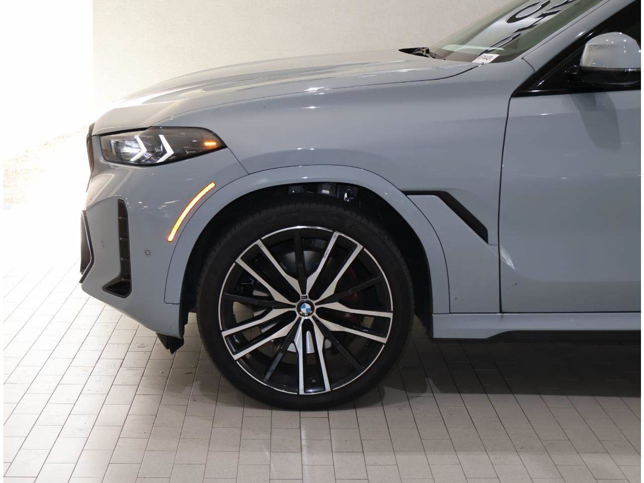 Certified 2024 BMW X6 xDrive40i w/ Premium Package AWD/4WD image 4