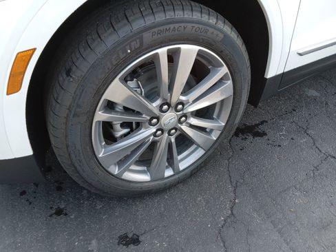 New 2026 Cadillac XT5 Premium Luxury image 6