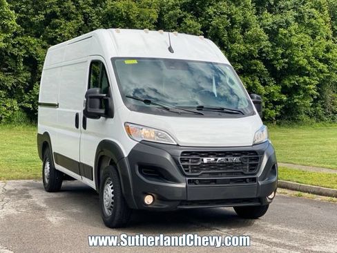 Used 2025 RAM ProMaster 2500 w/ Safety Group FWD image 8