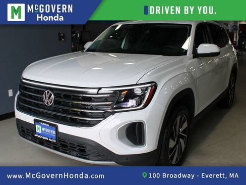 Used 2025 Volkswagen Atlas SE AWD/4WD image 1