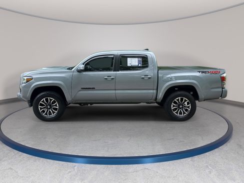 Used 2021 Toyota Tacoma TRD Sport w/ Technology Package AWD/4WD image 8